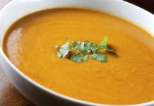 Super nutritiva y económica sopa de legumbres y verduras con 185 calorías