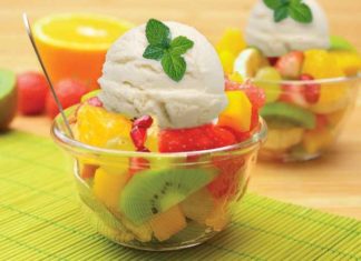 Macedonia de frutas con helado con 180 calorías