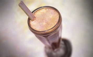 Copa helada con café, chocolate y licor de crema irlandesa
