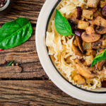 Fideos con hongos, verduras y aceite de oliva spaghettis_boscaiola
