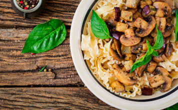Fideos con hongos, verduras y aceite de oliva spaghettis_boscaiola