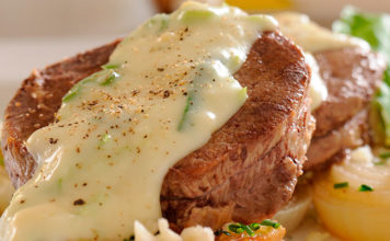Peceto con crema de verdeo y espárragos
