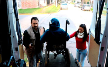 Transporte escolar para chicos con discapacidades en Malvinas Argentinas