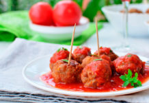 Nutritivas albóndigas de carne, trigo, maní y verduras con 100 calorías