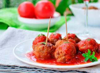 Nutritivas albóndigas de carne, trigo, maní y verduras con 100 calorías