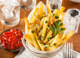 Tentadores bastones de papas a la provenzal con 200 calorías