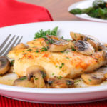 Supremas de pollo con champignones y hierbas con 260 calorías