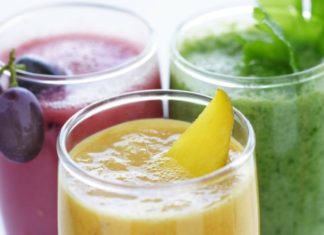 Descubrí los beneficios de los batidos de frutas y verduras: una receta dulce y otra salada