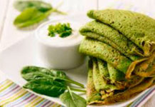 Crepes light de espinacas rellenos de queso y verduras con salsa de morrón
