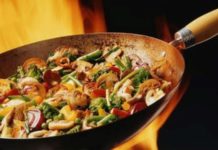 Wok de vegetales, champiñones y almendras