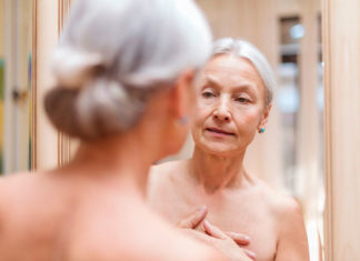 8 indicadores que se detectan mirándose desnudo al espejo y pueden salvarle la vida