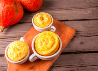Riquísimos mug cakes con 190 calorías que se hacen en 14 minutos