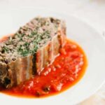 Pan de carne, espinacas y cebolla con 210 calorías