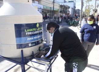 Instalan tanques de agua comunitarios en Malvinas Argentinas para prevenir el coronavirus