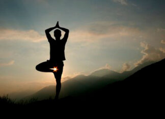 Yoga: El Saludo al Sol paso a paso para hacer en casa