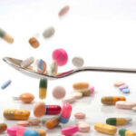 Conozca los riesgos de tomar por su cuenta medicamentos de venta libre