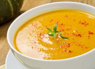 Sopa de calabaza, espinaca y zanahoria a la provenzal con 90 calorías