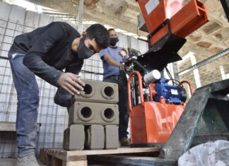 Malvinas Argentinas es el primer municipio en fabricar ladrillos ecológicos con desechos reciclables
