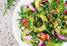 Cómo bajar calorías sumando ensaladas y frutas en la Cena de Navidad y Año Nuevo