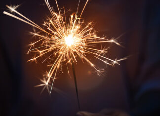 Consejos para evitar riesgos con pirotecnia y fuegos artificiales