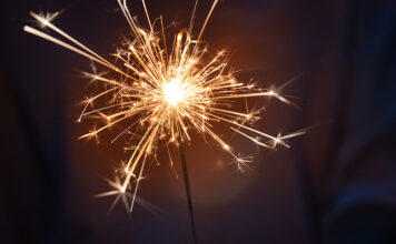 Consejos para evitar riesgos con pirotecnia y fuegos artificiales
