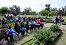 Los pacientes del Centro de Obesidad y Enfermedades Metabólicas Dr. Alberto Cormillot de Malvinas Argentinas visitaron la Huerta Demostrativa