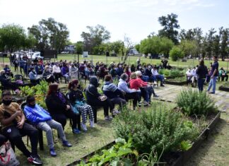 Los pacientes del Centro de Obesidad y Enfermedades Metabólicas Dr. Alberto Cormillot de Malvinas Argentinas visitaron la Huerta Demostrativa