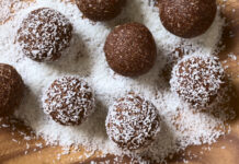 Tentadoras trufas de chocolate y coco con solo 50 calorías