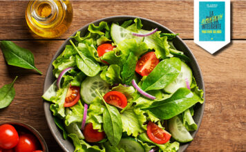 Refrescante ensalada con vinagreta especiada