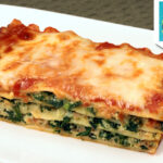 Lasaña de atún, espinacas y queso muy sabrosa y nutritiva