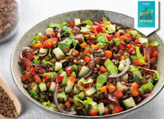 Ensalada fresca de legumbres y pimientos