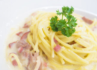 Salsa carbonara: origen curiosidades y una versión light para disfrutar sin culpa