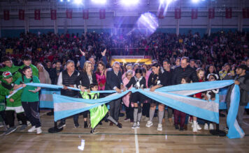 En una fiesta multitudinaria, Julio Zamora inauguró el Microestadio Municipal Ciudad de Benavídez