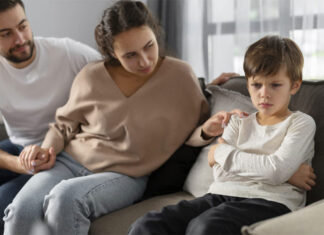 ADOLESCENCIA Y CRIANZA, ¿HAY QUE SER ESTRICTOS O PERMISIVOS?