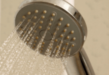 Ni diaria ni semanal: cuándo ducharse a partir de los 65 años para tener una higiene saludable