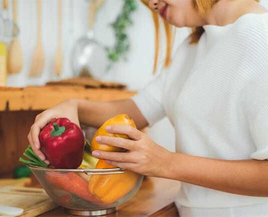 Las 10 reglas de oro para cuidar lo que comemos y evitar intoxicaciones