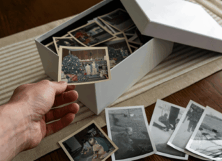 Mirar fotos de la infancia: un hábito simple que puede cuidar la memoria