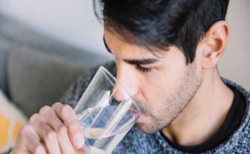 Gárgaras con agua y sal. Para qué sirven y cómo pueden ayudarte.